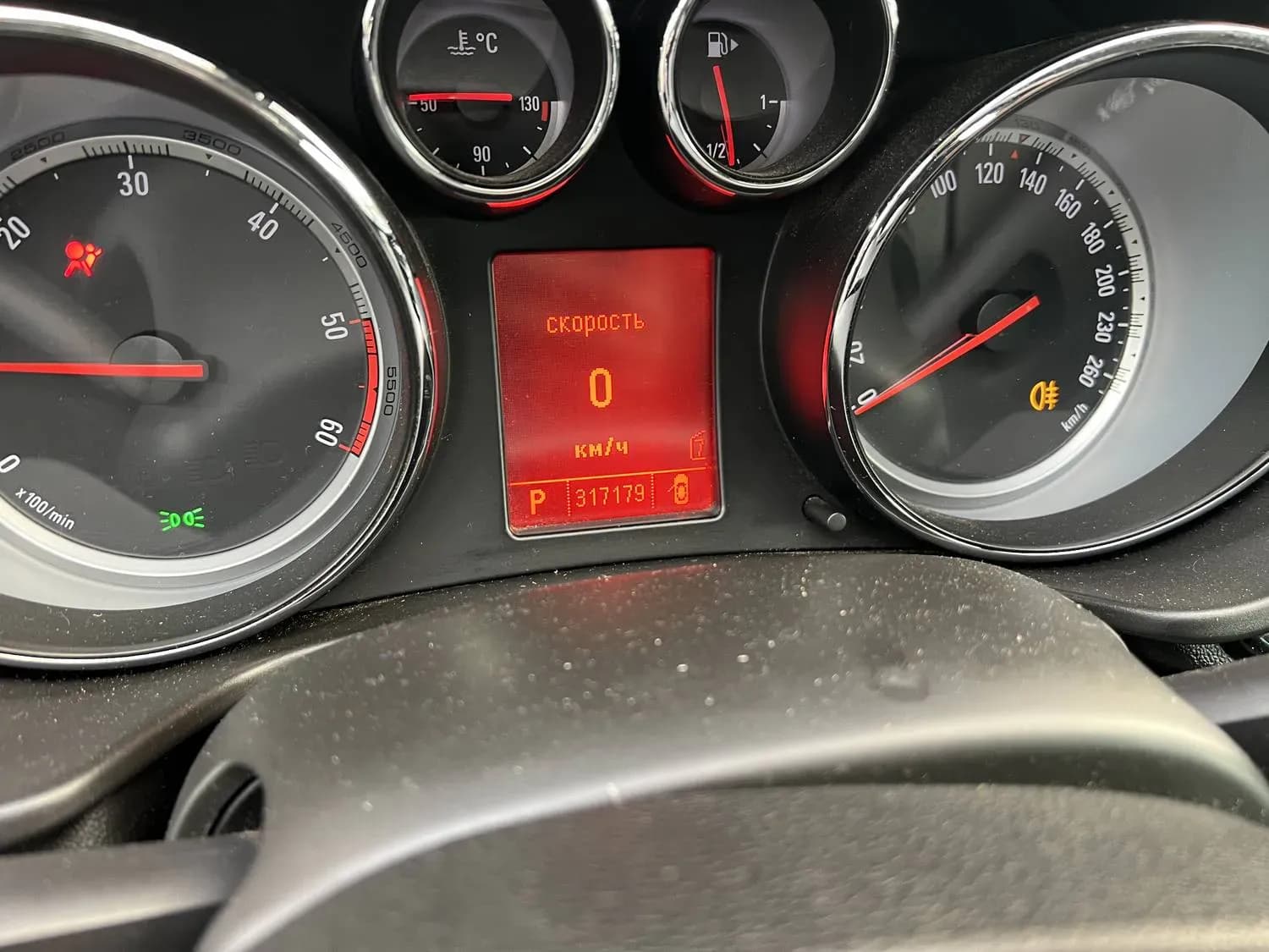 Foto van de gedemonteerde auto 3