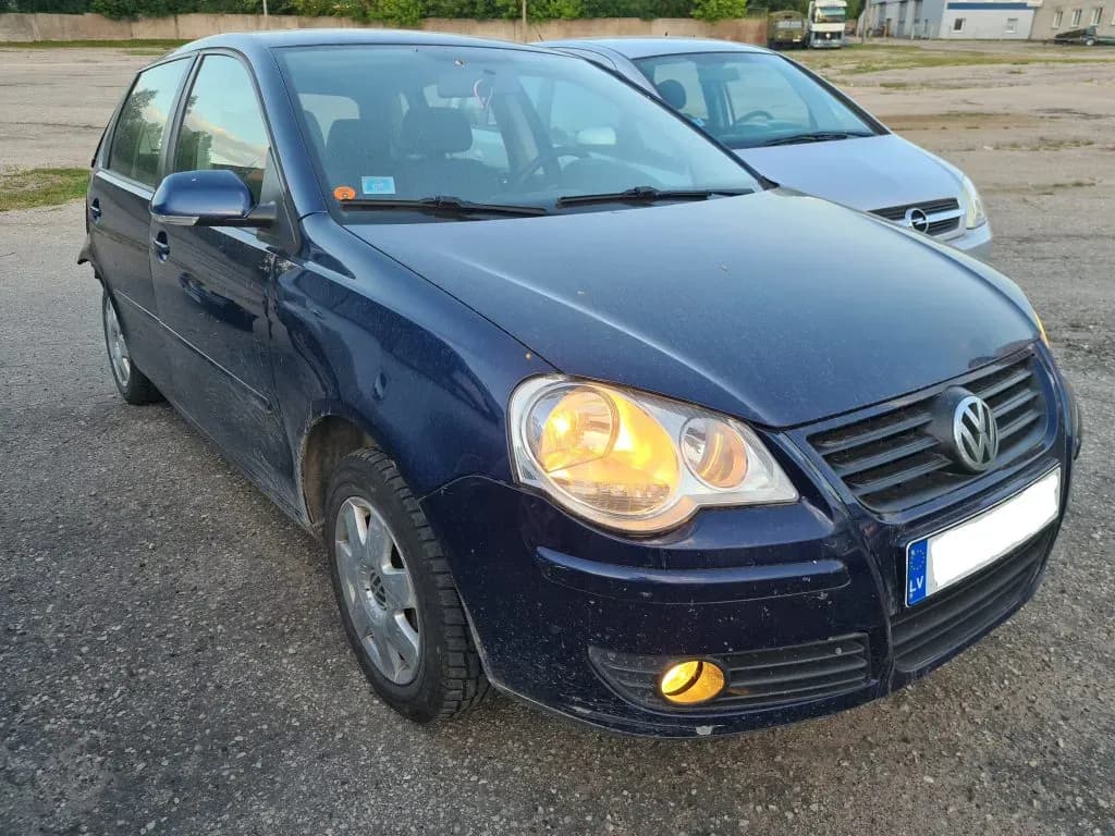 Foto van de gedemonteerde auto 2