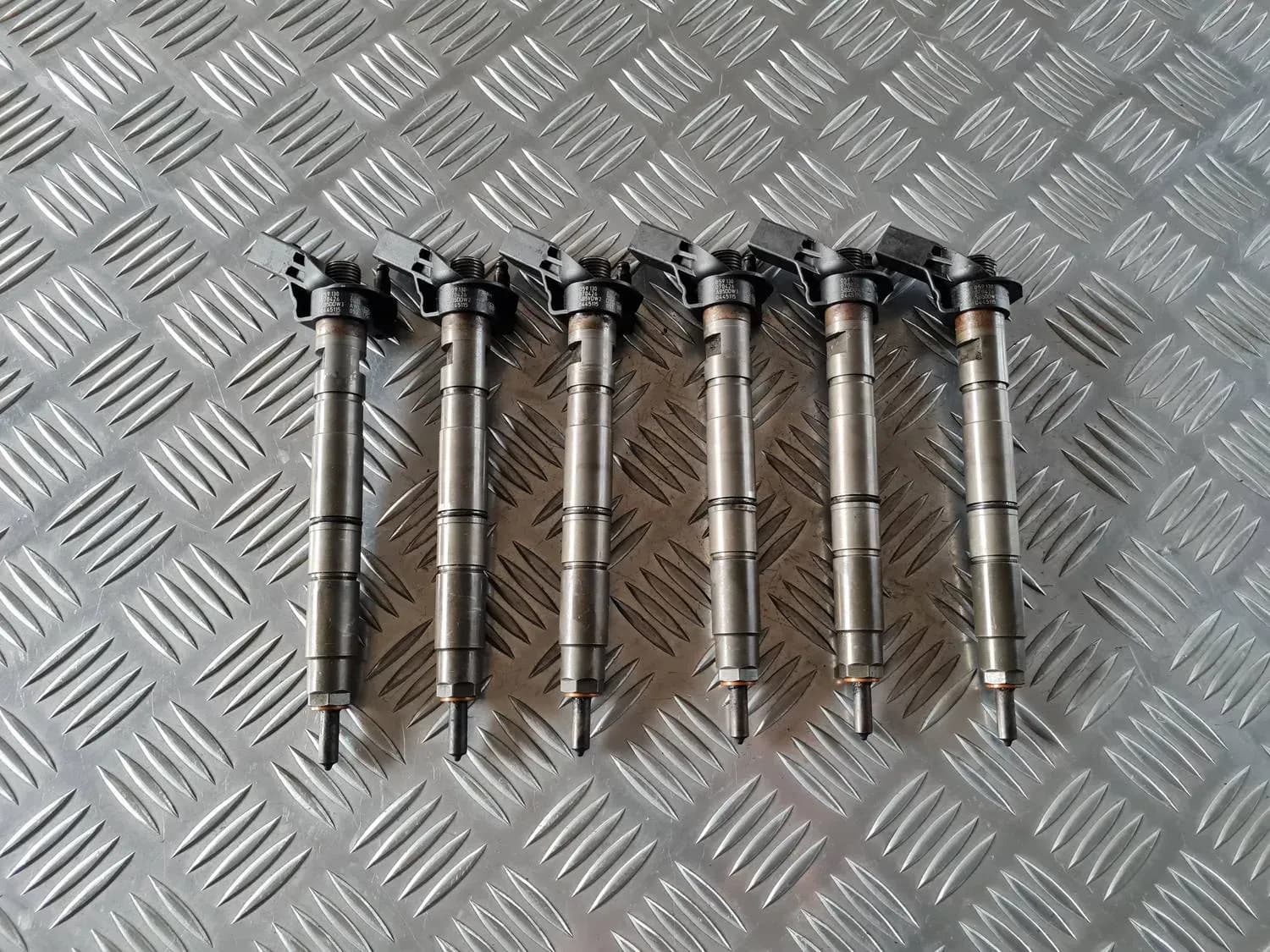 Brandstofinjector AUDI A6 2008 - foto 1
