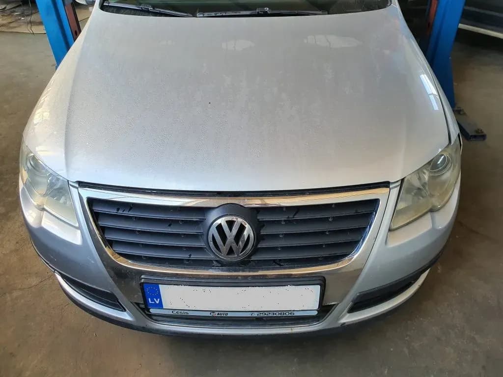 Foto van de gedemonteerde auto 1