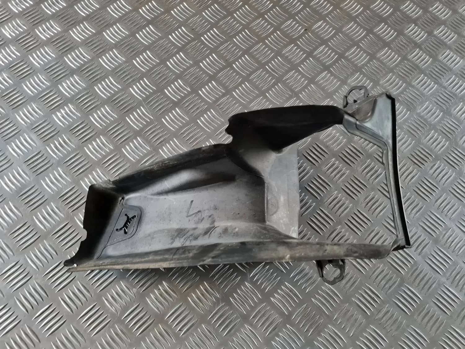 Luchtinlaatrichting links AUDI A6 2008 - foto 1