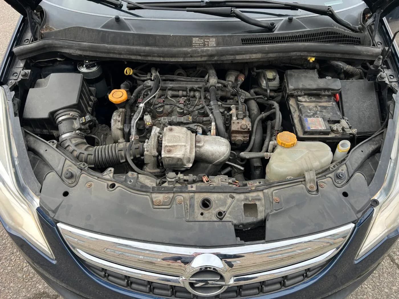 Foto van de gedemonteerde auto 1