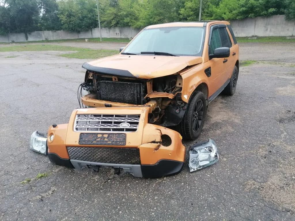 Foto van de gedemonteerde auto 2