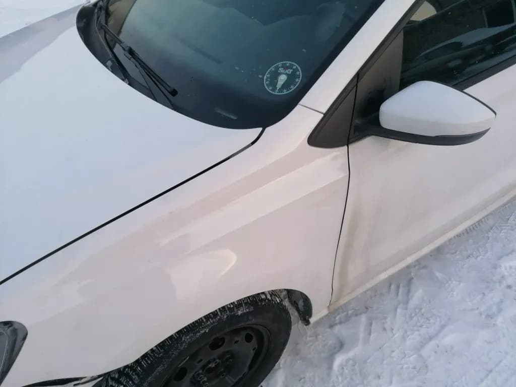 Foto van de gedemonteerde auto 3