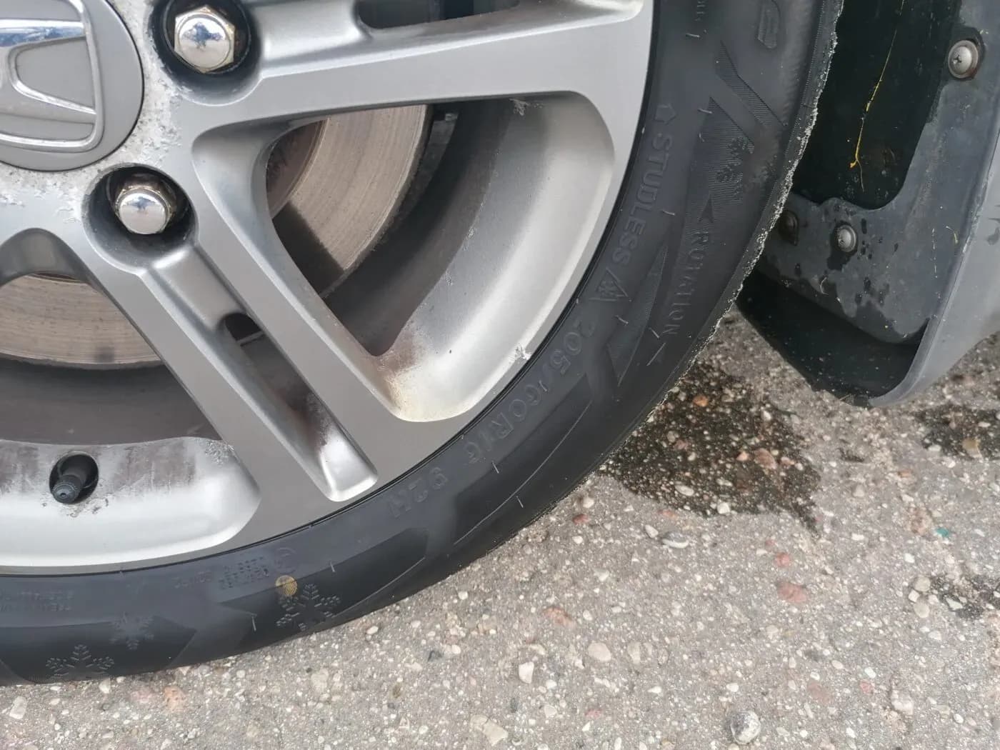 Foto van de gedemonteerde auto 5