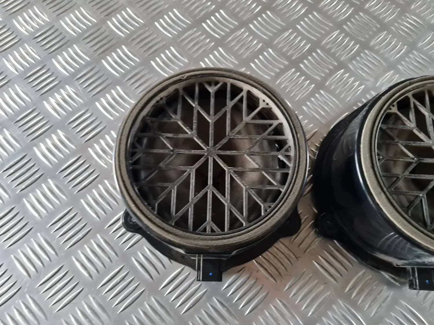 Deurluidspreker onder AUDI A6 2008 - foto 3