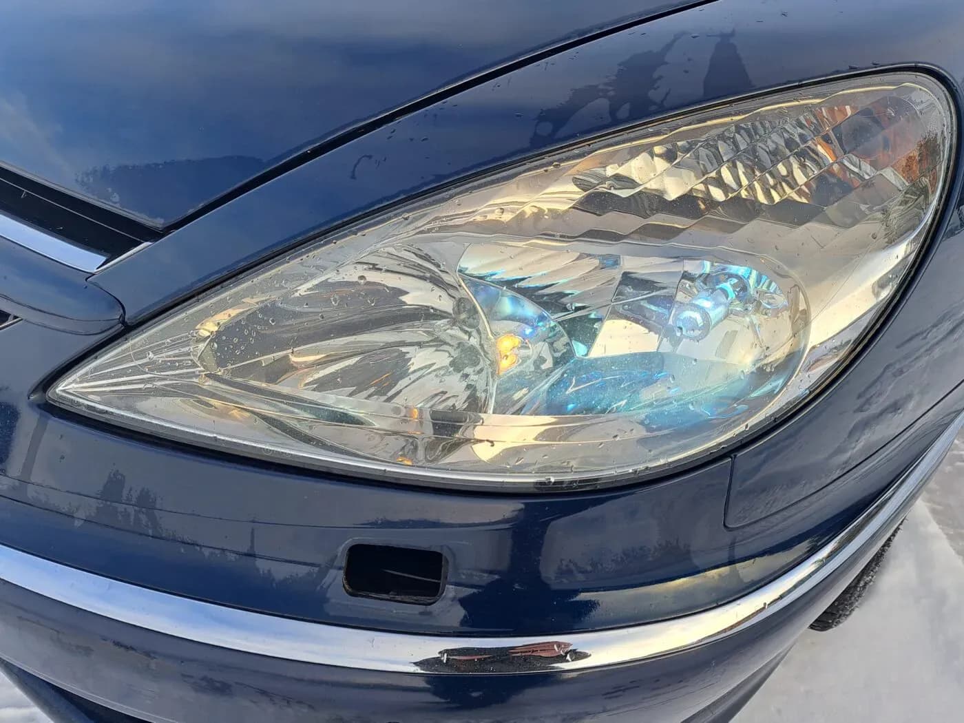 Foto van de gedemonteerde auto 2