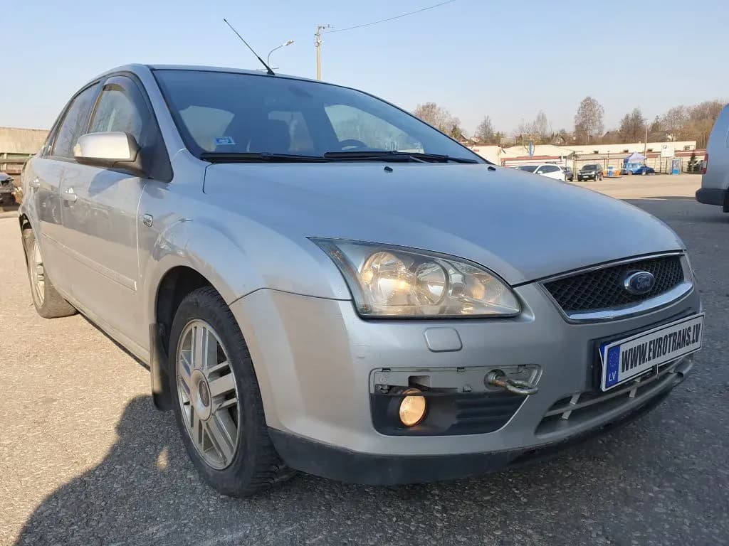 Foto van de gedemonteerde auto 2
