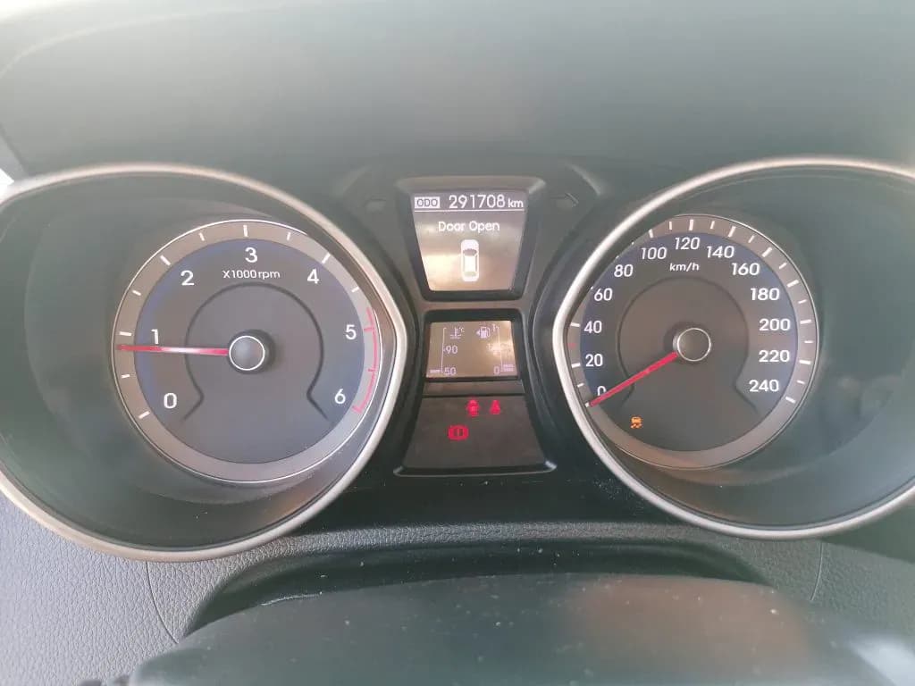 Foto van de gedemonteerde auto 4