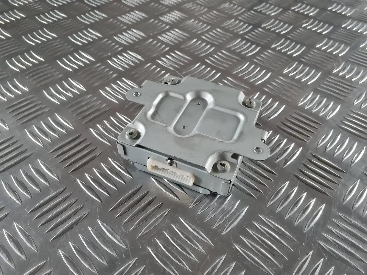 Bedieningseenheid voor de achteruitrijcamera RENAULT SCENIC III 2011 - foto 3