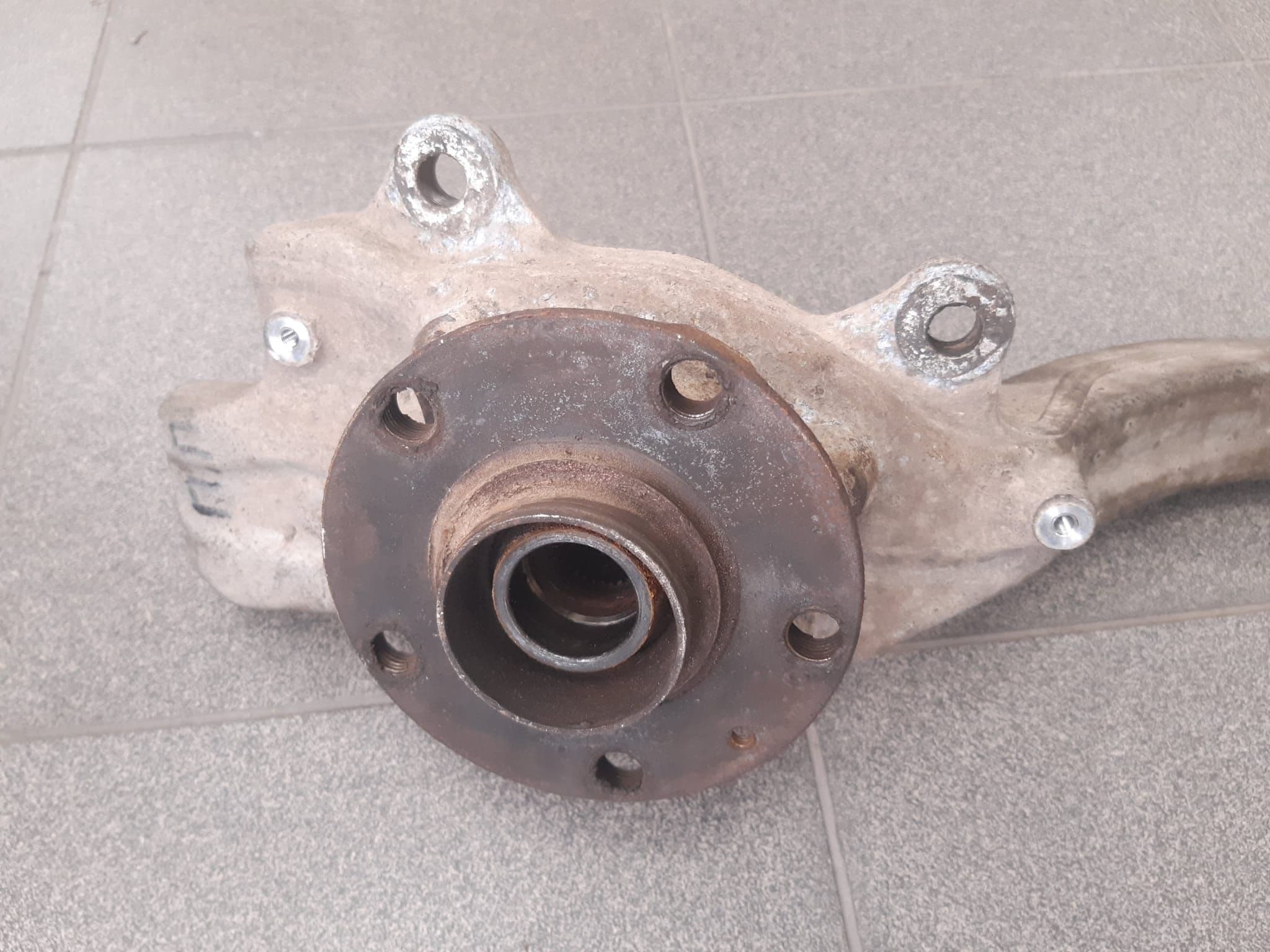 Fusee voor rechts AUDI A6 2008 - foto 3