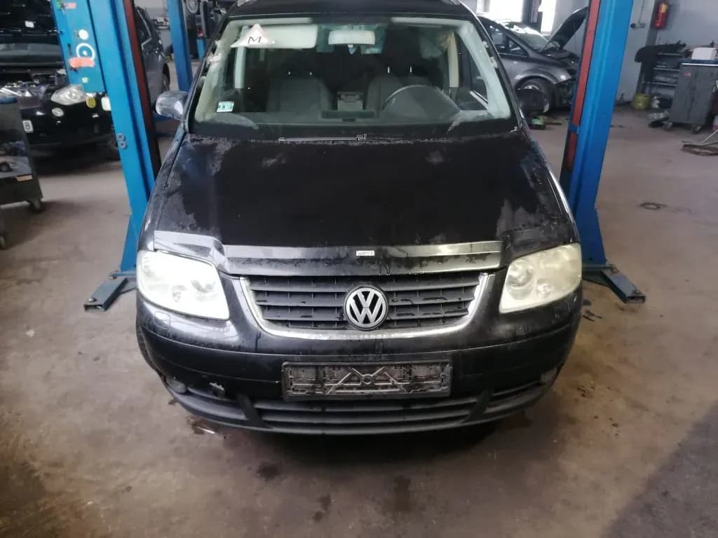 Foto van de gedemonteerde auto 1