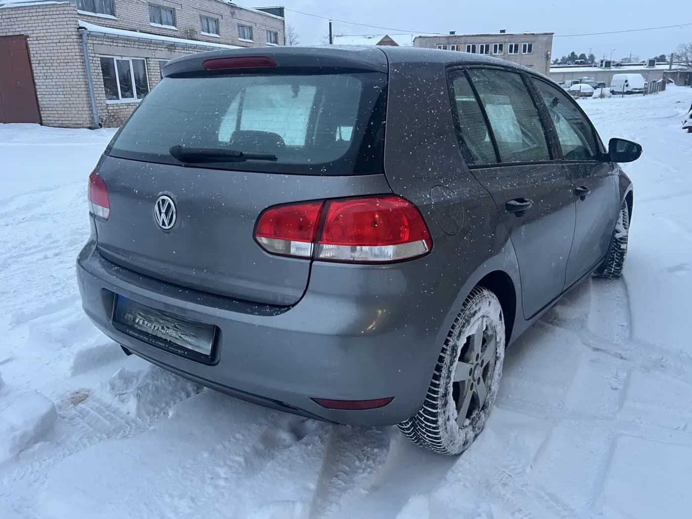 Foto van de gedemonteerde auto 5