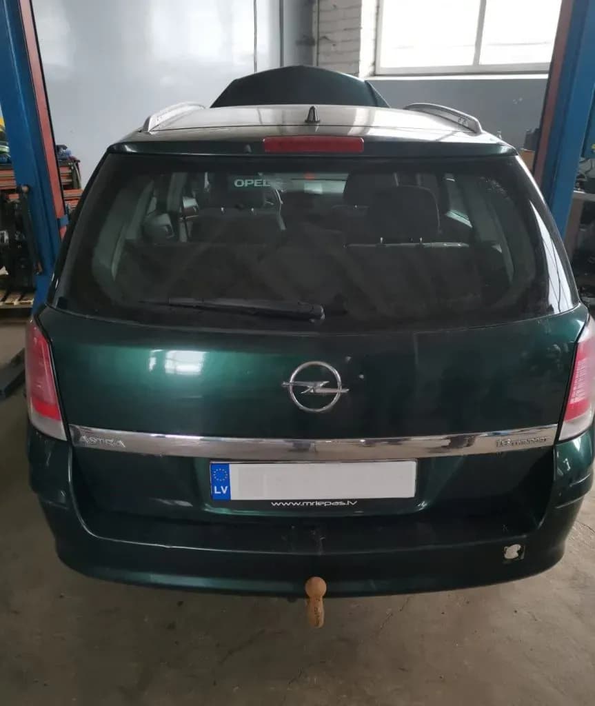 Foto van de gedemonteerde auto 1