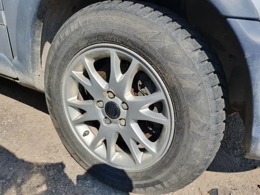 Foto van de gedemonteerde auto 5