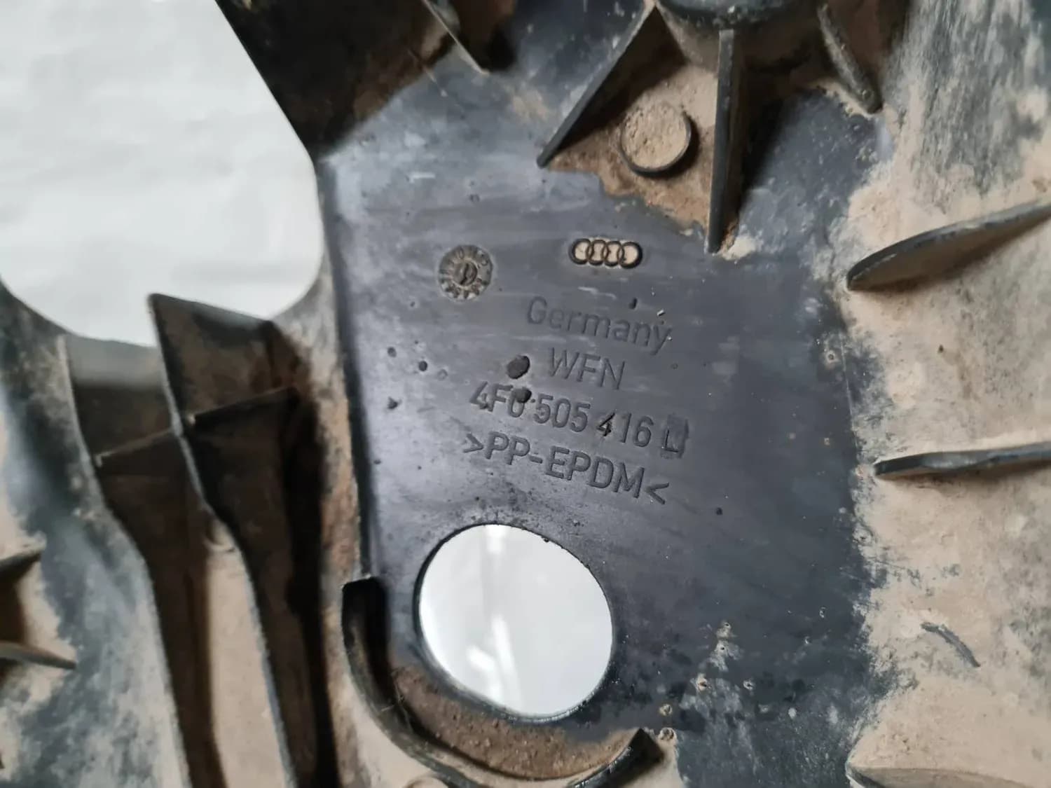 Schut voor de achterwielophangingsarm AUDI A6 2008 - foto 3