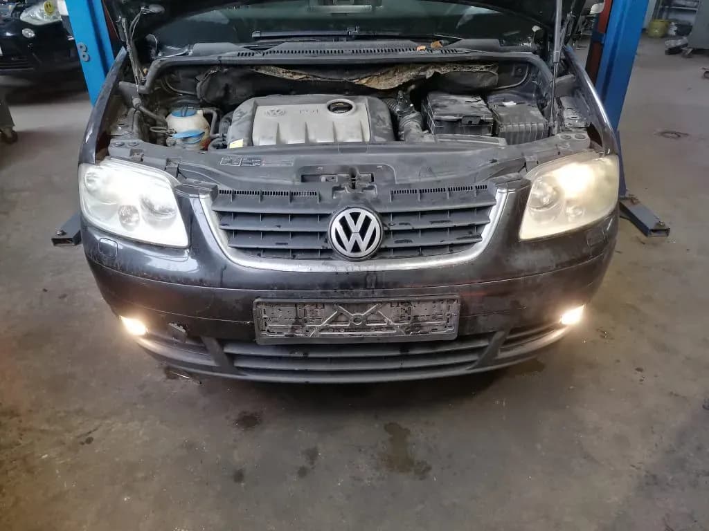 Foto van de gedemonteerde auto 2