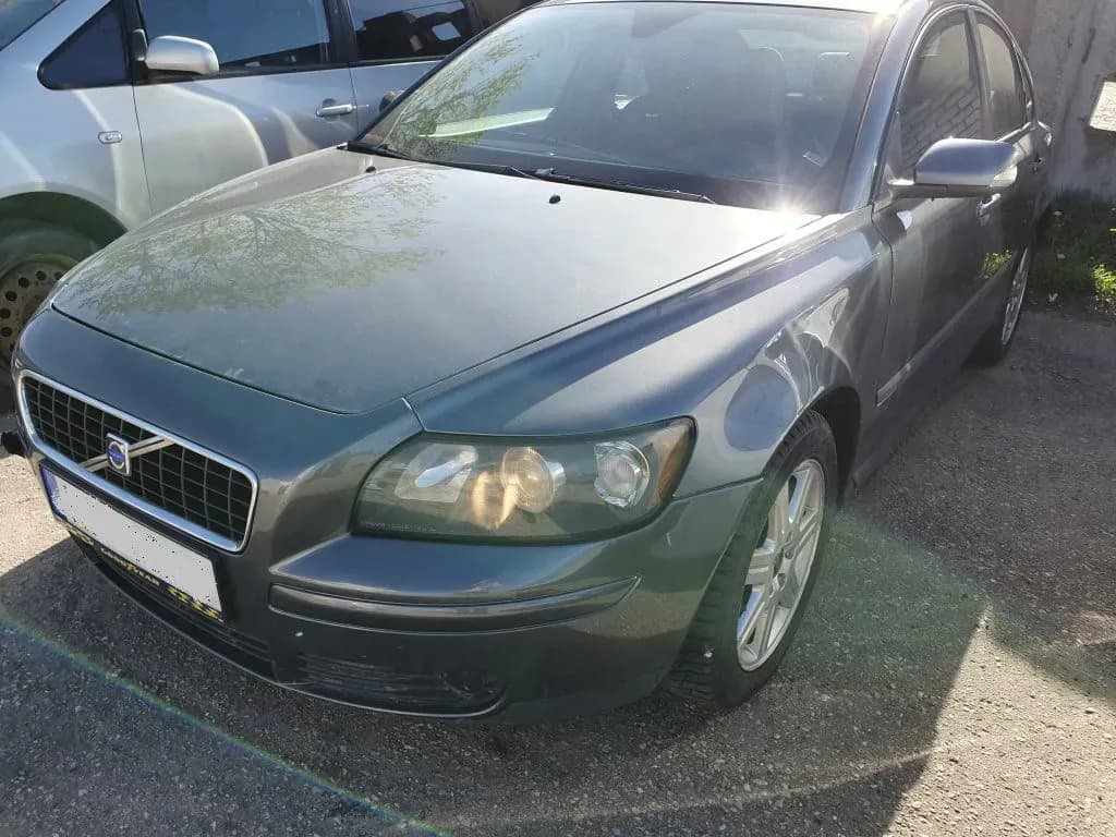 Foto van de gedemonteerde auto 1