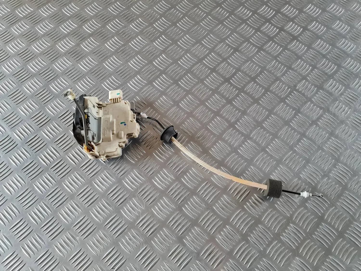 Voordeur slot links AUDI A6 2008 - foto 1