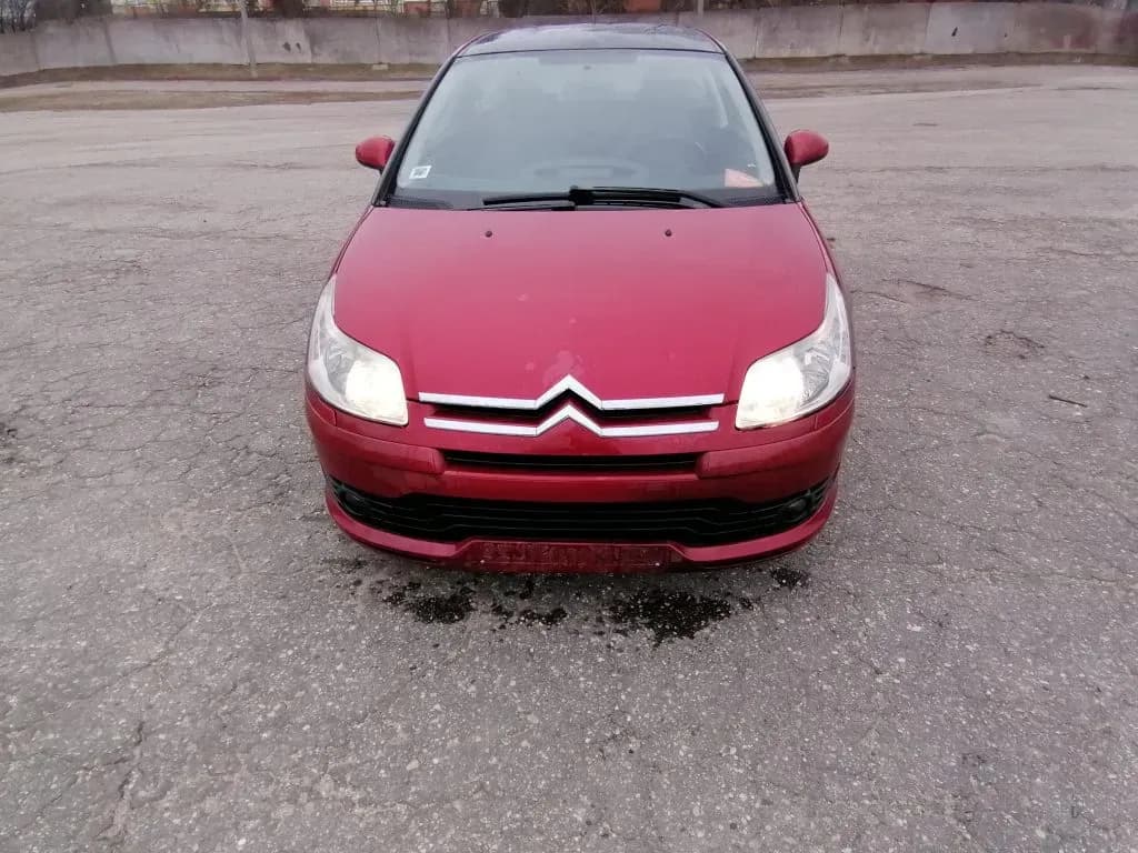 Foto van de gedemonteerde auto 1