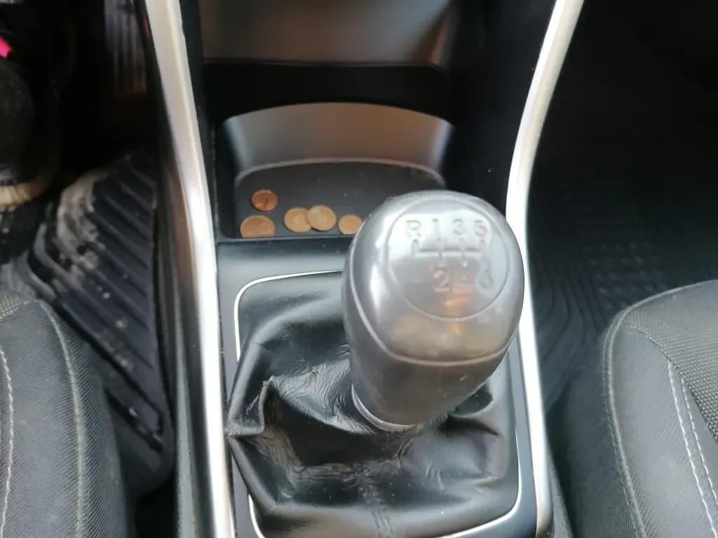 Foto van de gedemonteerde auto 3