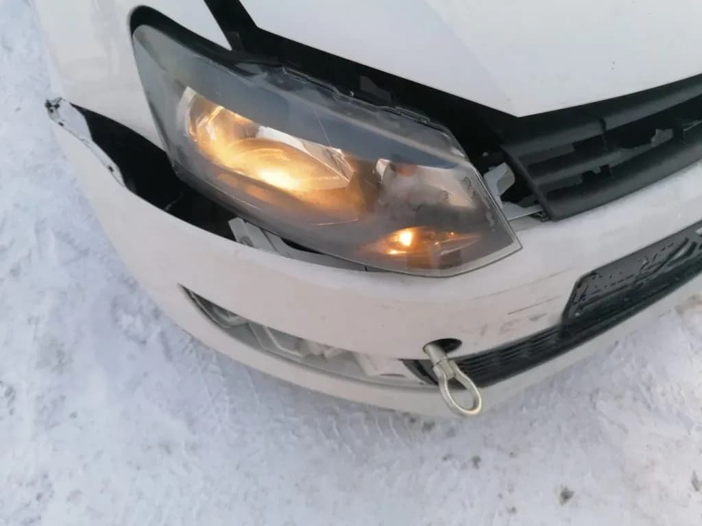 Foto van de gedemonteerde auto 5